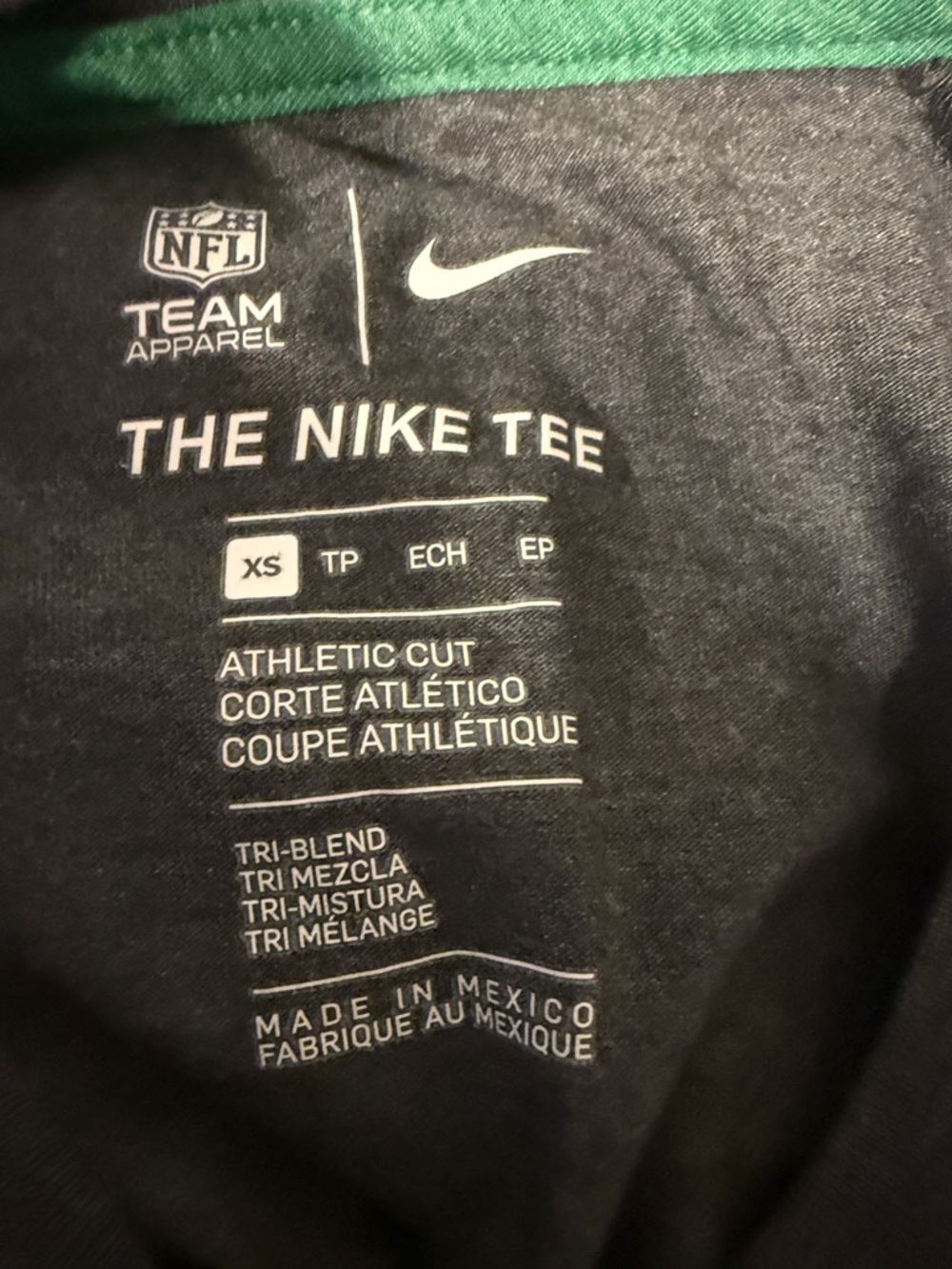 Nike Women’s Philadelphia Eagles Raglan 3/4 Sleeve Tee - Green/Gray - Picture 2 of 2